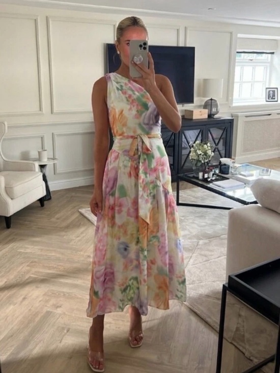 H&M Dresses & Skirts - H&M one shoulder floral dress